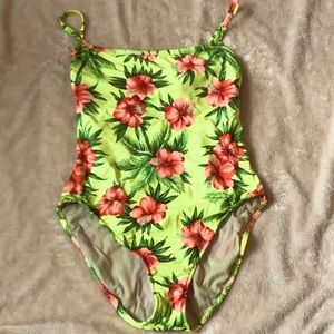Bathing suit
